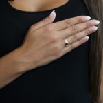 Złoty pierścionek z szafirem naturalnym i cyrkoniami, złoto 0,585