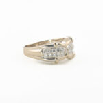 Złoty pierścionek z naturalnymi diamentami