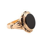 Złoty pierścionek z onyksem Au 0,585